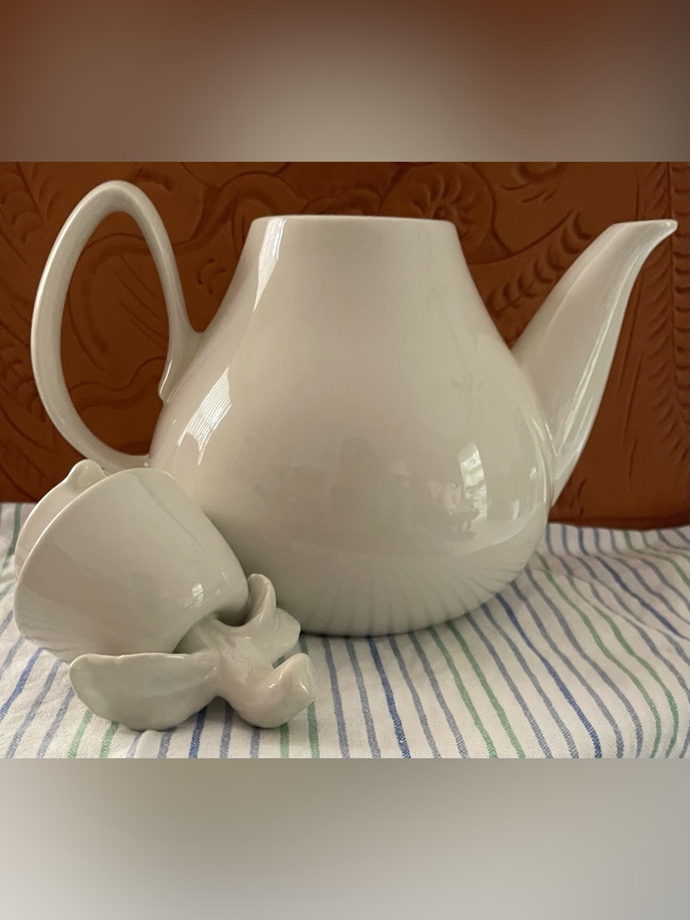 Vintage CarBone Pear Teapot - Mid-Century Italian Ceramic Tea Pot - Picture 4 of 14